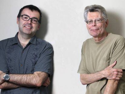 Stephen King con su hijo Owen (izquierda), autores de 'Bellas durmientes'.