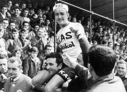 Julio Jiménez, tras una victoria en Eibar en abril de 1965.