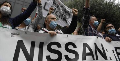 Trabajadores de Nissan protestan por el cierre de las instalaciones de Barcelona. 