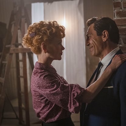 This image released by Amazon shows Nicole Kidman as Lucille Ball, left, and Javier Bardem as Desi Arnaz in a scene from "Being the Ricardos." (Glen Wilson/Amazon via AP)