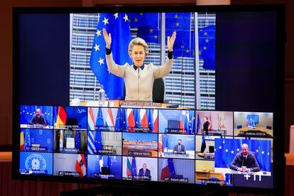 Ursula von der Leyen, durante su intervención en la cumbre europea por videoconferencia, en la sede del Consejo de la UE, este jueves en Bruselas.