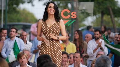 La presidenta de Cs, Inés Arrimadas, en el acto de cierre de campaña, este viernes, en Sevilla.