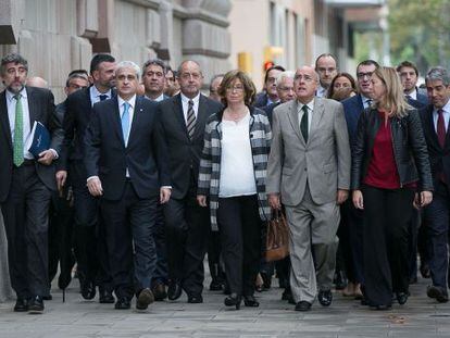 Irene Rigau acompanyada de tot el Govern. 