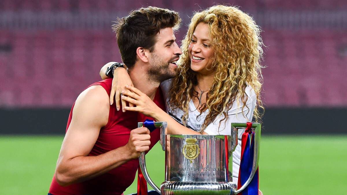 Piqué y Shakira tras ganar un título de Liga con el Barcelona,