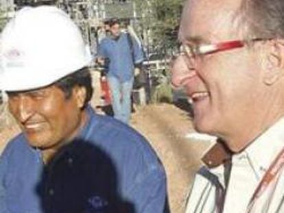 El presidente de Bolivia Evo Morales (y el presidente de Repsol, Antonio Brufau visitan el martes 1 de mayo de 2012 la nueva planta procesadora de gas de Campo Margarita, situado en el sur boliviano, que permitirá aumentar las exportaciones del energético hacia Argentina.