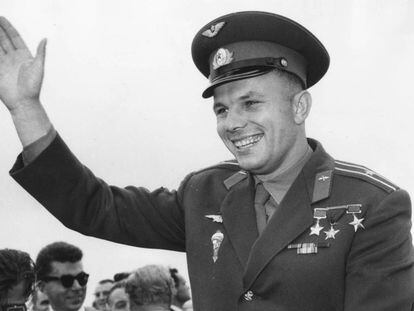 El cosmonauta soviético Yuri Gagarin. En vídeo, imágenes históricas del mismo.