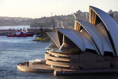 El buque oceanográfico 'Hespérides' ha entrado esta mañana en el puerto de Sidney (Australia).