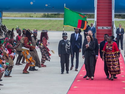 La vicepresidenta estadounidense, Kamala Harris, tras aterrizar en Lusaka, Zambia, el pasado 31 de marzo.
