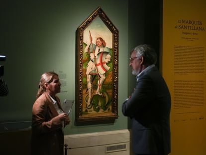 El óleo 'San Jorge y el dragón', de Jorge Inglés, en la exposición 'El marqués de Santillana. Imágenes y letras'.
