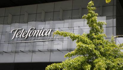 Fachada de la sede de Telefónica, en el distrito de Las Tablas, en Madrid