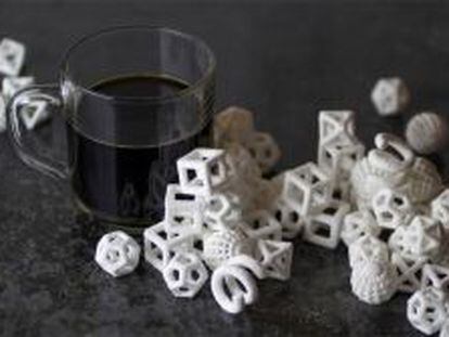 Azucarillos con formas diferentes impresos con la impresora 3D de 3D Systems.
