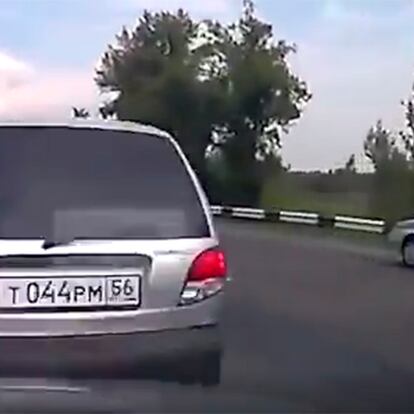 El durísimo vídeo de la DGT contra el ‘efecto mirón’