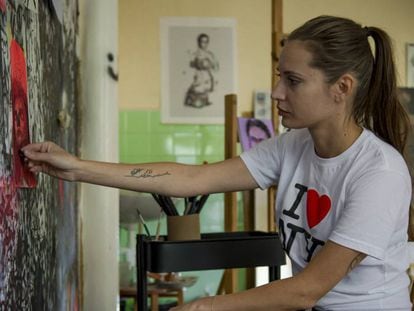 La profesora Svetlana Fialova, en su estudio en Kosice, en Eslovaquia. / Vídeo: Carlos Martínez.