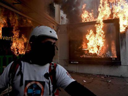 Disturbios durante una manifestación contra la reforma de las pensiones, este sábado en París.