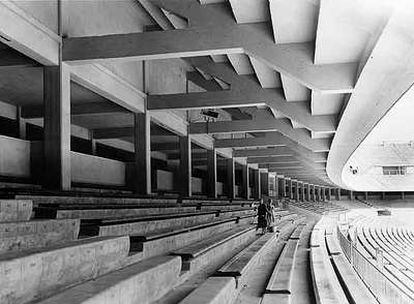 Tribuna del estadio Santiago Bernabéu (1947-1955).