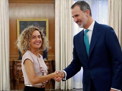 El rey Felipe VI recibe a la presidenta del Congreso, Meritxell Batet, este jueves en el Palacio de la Zarzuela.