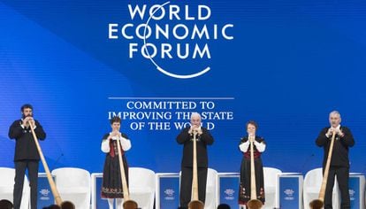 Músicos en la inauguración de la asamblea anual del Foro de Davos