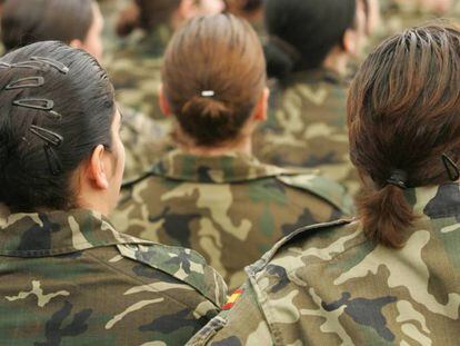 Mujeres militares en la base de El Goloso (Madrid).