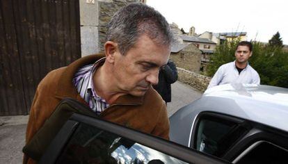 Jordi Pujol Ferrusola tras el registro de una de sus casas.