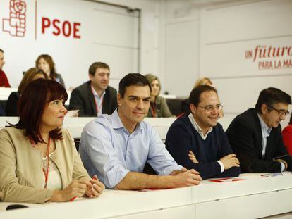 Sanchez, en el Comité Federal con Micaela Navarro, César Luena y Patxi López.