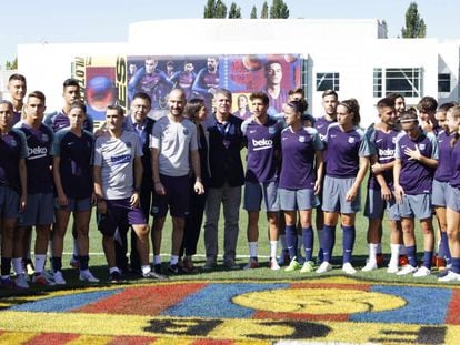 Los equipos femenino y masculino del Barça posan en Portland.