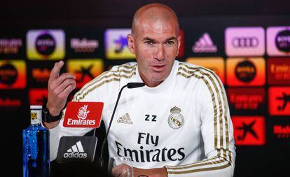 Zinedine Zidane, durante la rueda de prensa de este viernes en Valdebebas.