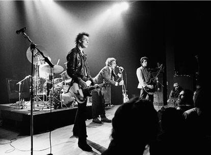 Concierto de los Sex Pistols (a la izquierda, Sid Vicious) en 1978 en Memphis.