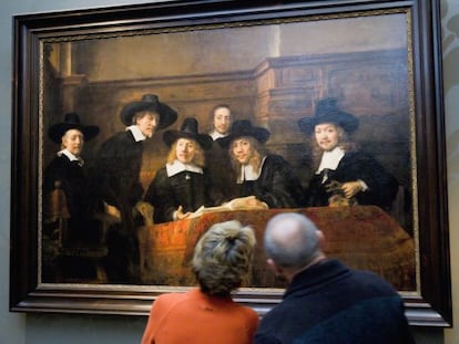 Los s&iacute;ndicos del gremio de pa&ntilde;eros (1662), una de las obras maestras de Rembrandt. 