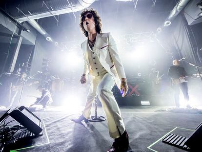 Bunbury actuando en sala Razzmatazz de Barcelona en diciembre de 2017.