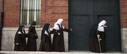 La monja más veterana en las carmelitas de Valladolid, de 89 años, convive ahora en el convento con chicas de 18.