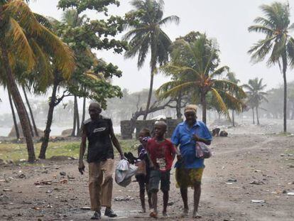Las autoridades dominicanas trasladan a 7.500 turistas por el impacto del huracán Irma