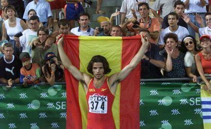 El saltador de longitud asturiano fue hallado muerto en su casa de Avilés a la edad de 36 años. Lamela logró saltar 8,56 metros cuando tenía 21 años y suscitó muchas expectativas sobre sus posibilidades. Cosechó algunas medallas en competiciones de alto nivel, pero no logró mejorar aquella marca, récord de Europa hasta 2009.