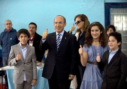 El actual presidente, Felipe Calderón, junto a su familia.