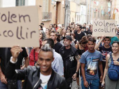 Marcha por la convivencia y contra el racismo en El Masnou