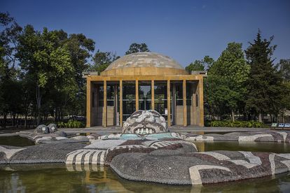 Pintura y escultura de Diego Rivera en la Cárcamo de Dolores, en el Bosque de Chapultepec en la Ciudad de México.