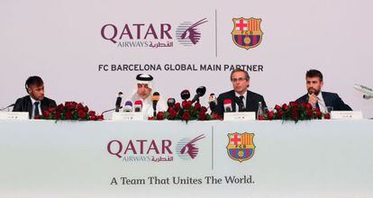 Neymar, Al-Baker, Faus y Piqu&eacute;, en una acto en Qatar.