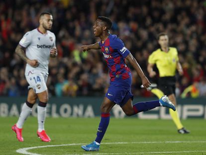 Ansu Fati celebra el primer gol del Barcelona ante el Levante. 