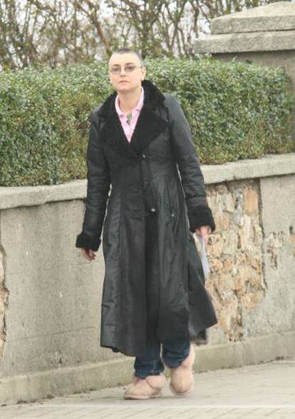 Sinead O'Connor, por una calle de Londres.