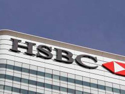 Logo de HSBC en Londres.