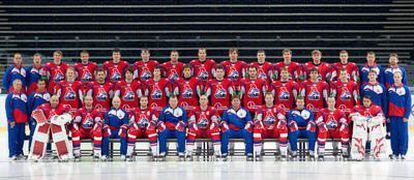 Foto de familia del Lokomotiv, equipo de hockey sobre hielo que viajaba en el Yak-42 siniestrado.