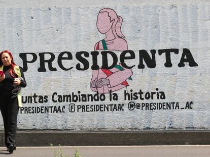 Una pared pintada con la silueta de Claudia Sheinbaum sobre la avenida Ejército Nacional en Ciudad de México, el 11 de abril de 2023.