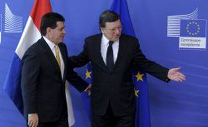 José Manuel Barroso con el presidente paraguayo Horacio Cartés.