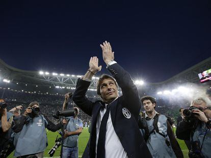 Conte celebra el título de la Serie A este año.