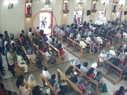 Un presunto terrorista suicida cerca de la iglesia de San Sebastián, en Negombo. En vídeo, uno de los terroristas identificados.