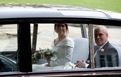 La princesa Eugenia con su padre, el príncipe Andrés, en su boda, el 12 de octubre de 2019.