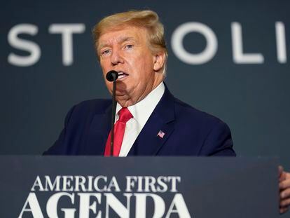 El expresidente Donald Trump hablaba el 26 de julio en una reunión del America First Policy Institute en Washington.