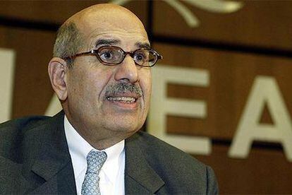 El director de la OIEA, Mohamed El Baradei, al inicio de la reunión mantenida en la sede del organismo en Viena.