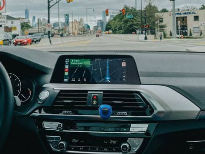 Google Maps en un coche con CarPlay.