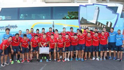 La plantilla del Lleida va arribar a dijous a Sevilla per preparar la final.
