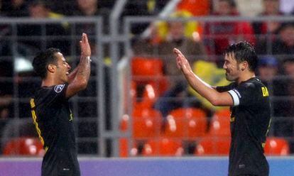 Thiago y Villa, durante el partido ante el Bate.